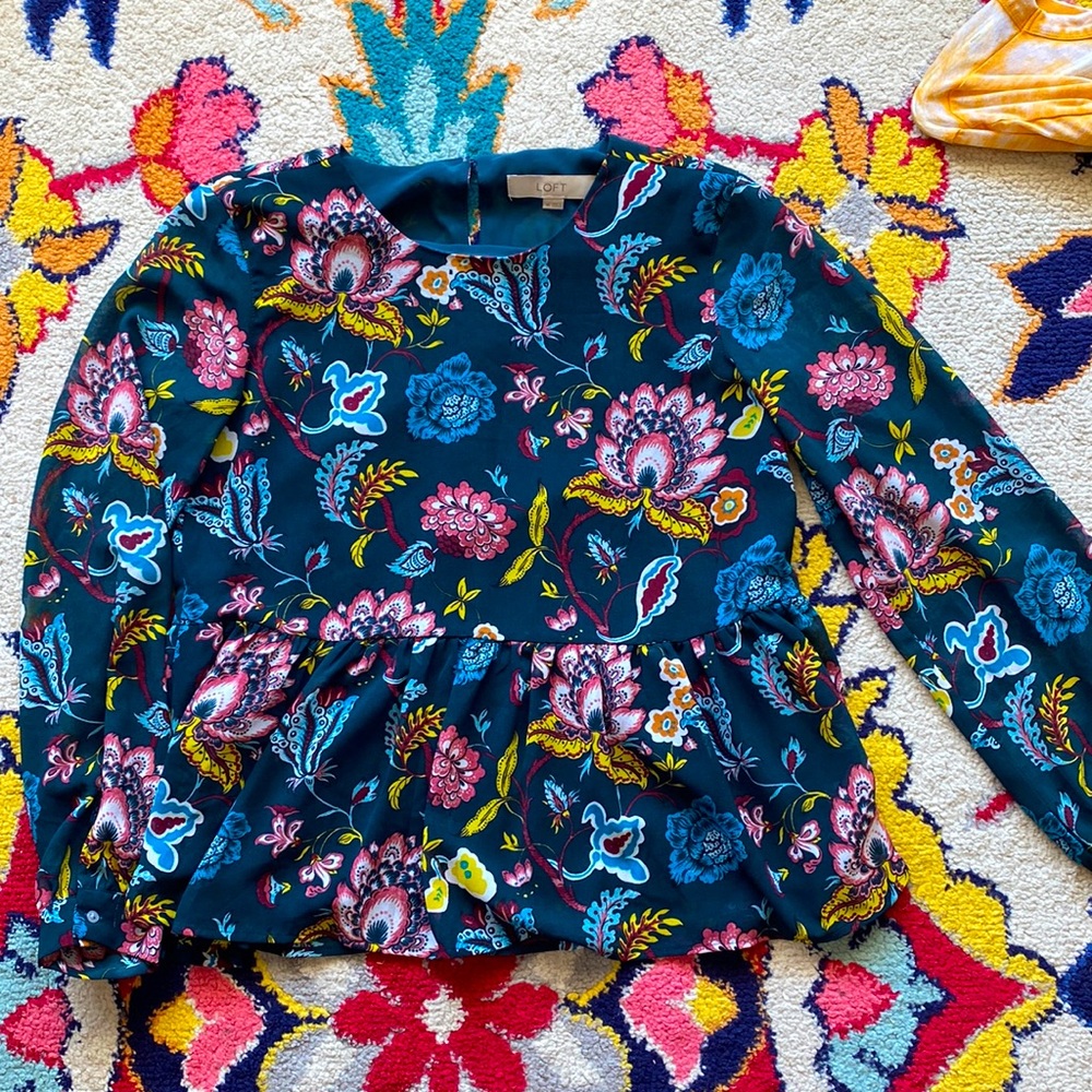 LOFT peplum top great autumn print